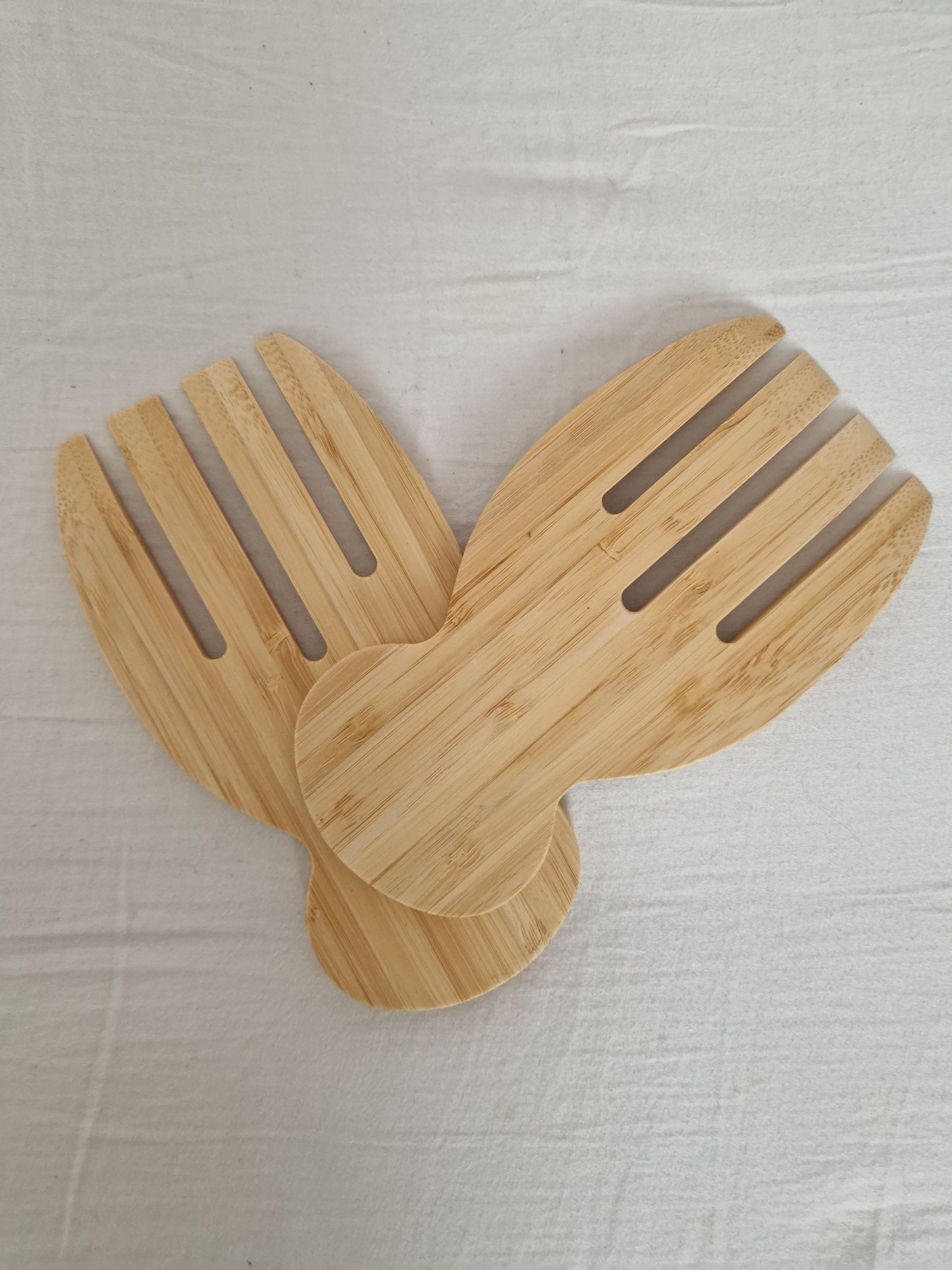Eco-conscious tableware: natural bamboo salad , pasta mixing utensils – Sustainable & stylish