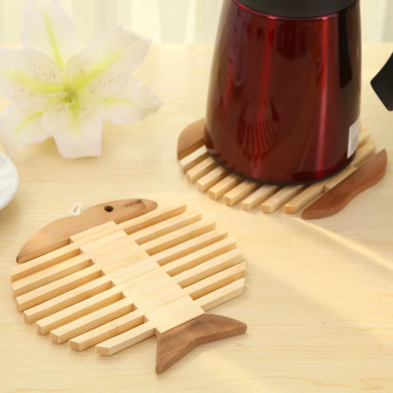 Exquisite Bamboo Coaster & Kitchen Pad – Heat-Resistant Cup Holder & Pot Mat in Apple & Fish Designs