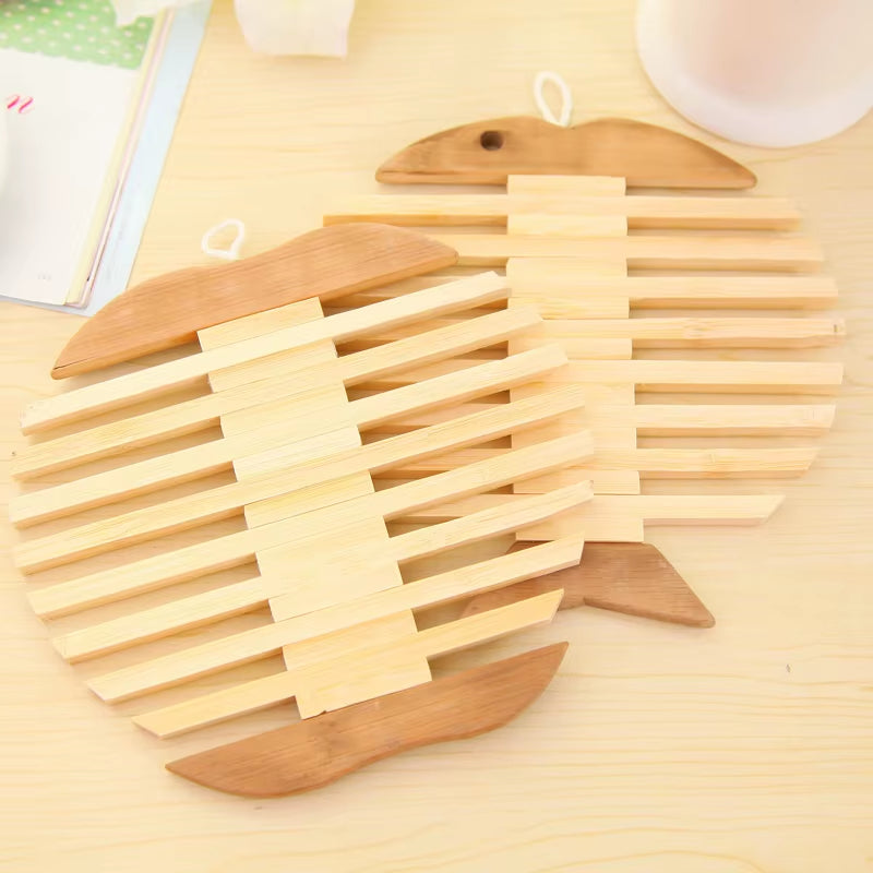 Exquisite Bamboo Coaster & Kitchen Pad – Heat-Resistant Cup Holder & Pot Mat in Apple & Fish Designs